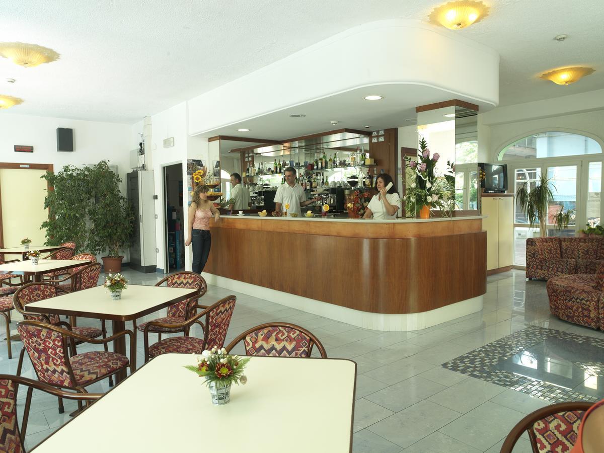 ريميني Residence Eurogarden المظهر الخارجي الصورة