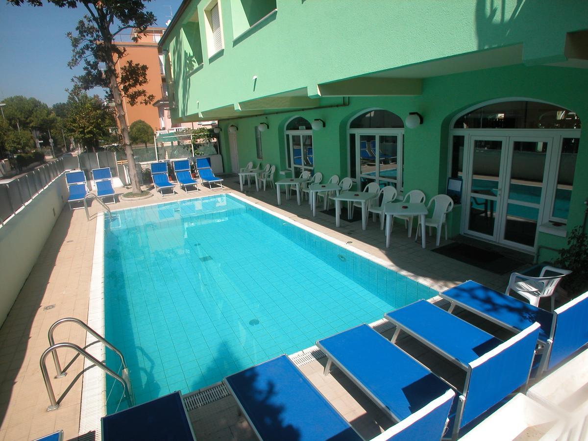 ريميني Residence Eurogarden المظهر الخارجي الصورة